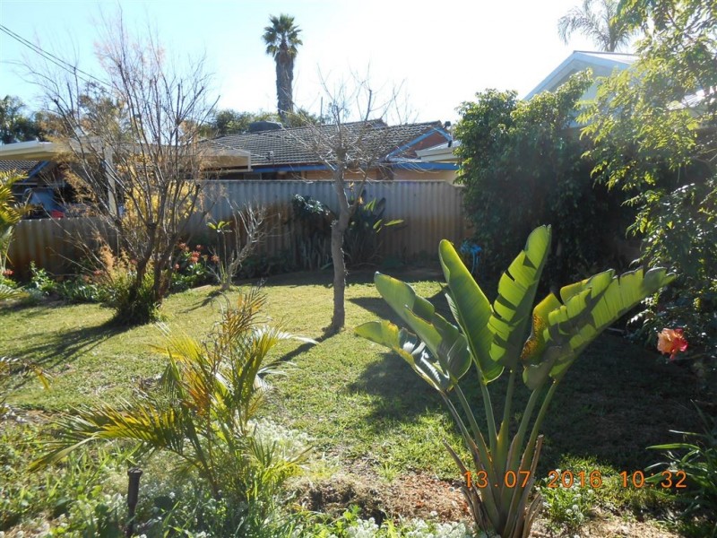 20A Sanderling Drive, Thornlie WA 6108