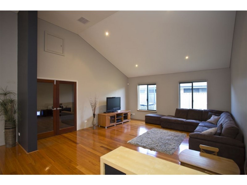 30 Whittaker Turn, Piara Waters WA 6112