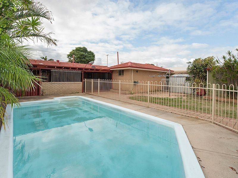 55 Crandon St, Gosnells WA 6110