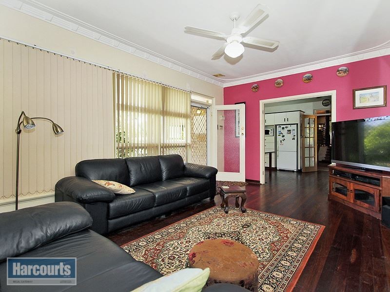 76 Connell Avenue, Martin WA 6110