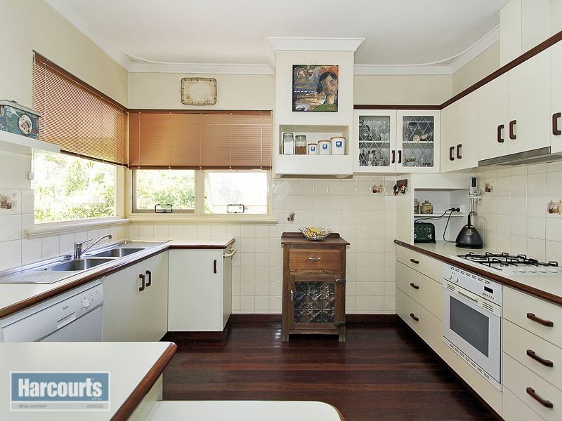 76 Connell Avenue, Martin WA 6110
