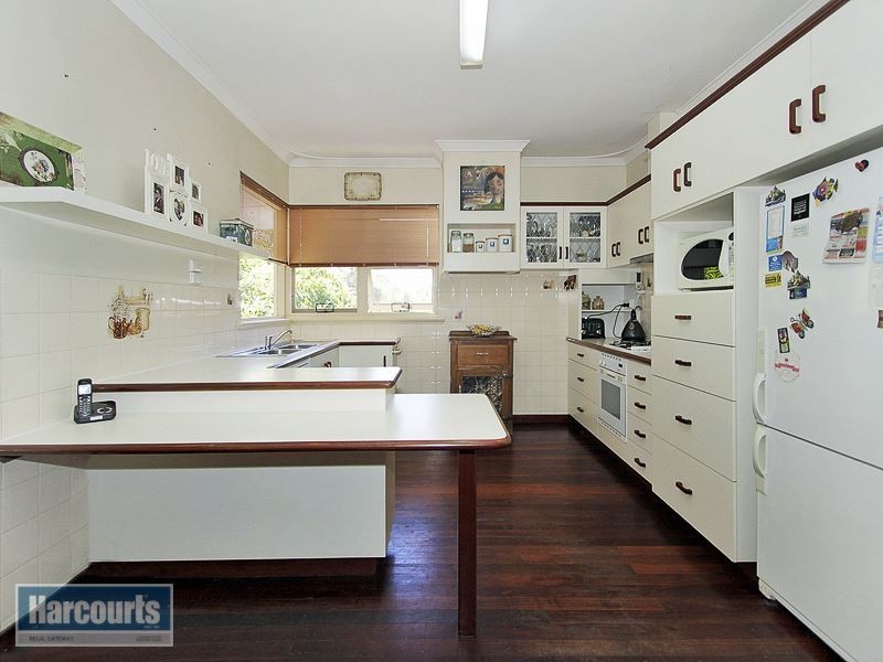 76 Connell Avenue, Martin WA 6110