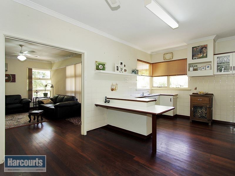 76 Connell Avenue, Martin WA 6110