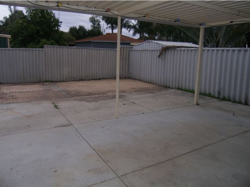 70 Riverside Lane, Seville Grove WA 6112