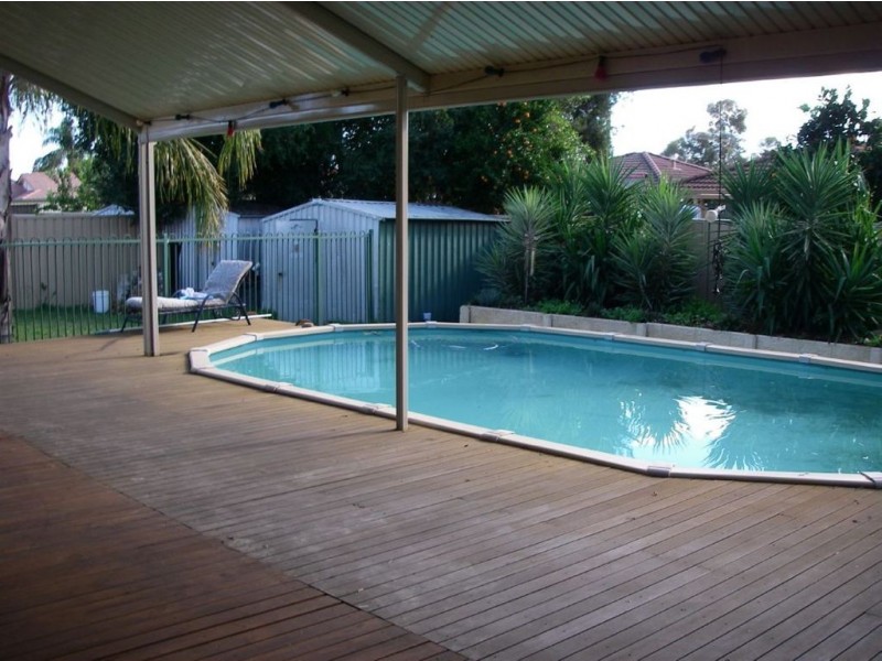 11 Chidzey Drive, Seville Grove WA 6112