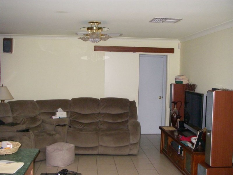 11 Chidzey Drive, Seville Grove WA 6112