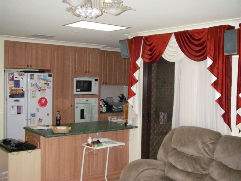 11 Chidzey Drive, Seville Grove WA 6112