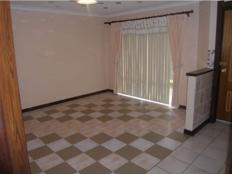 1/32 Abernethy Grove, Seville Grove WA 6112