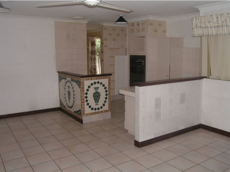 1/32 Abernethy Grove, Seville Grove WA 6112