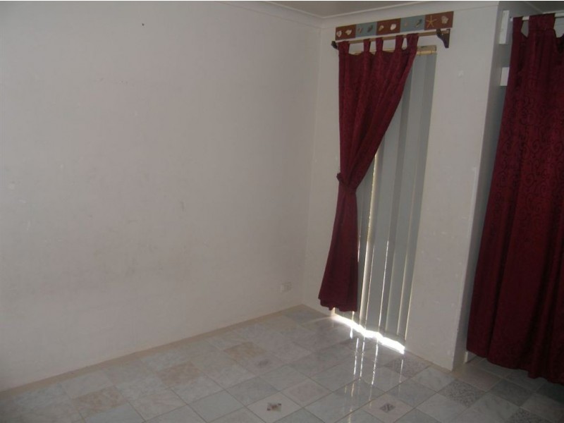 1/32 Abernethy Grove, Seville Grove WA 6112