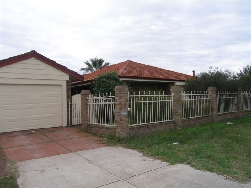45 Eighth Road, Armadale WA 6112