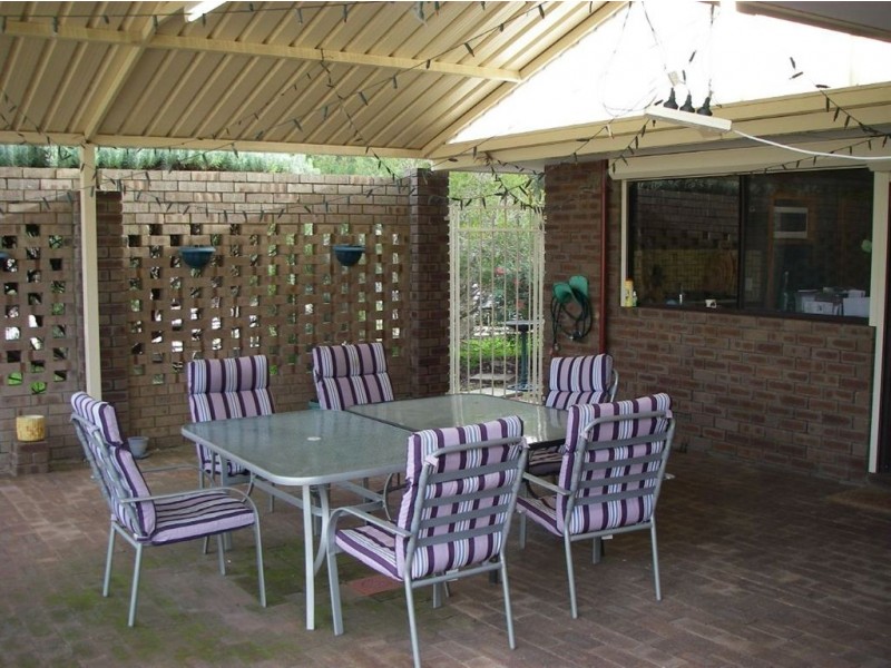 45 Eighth Road, Armadale WA 6112