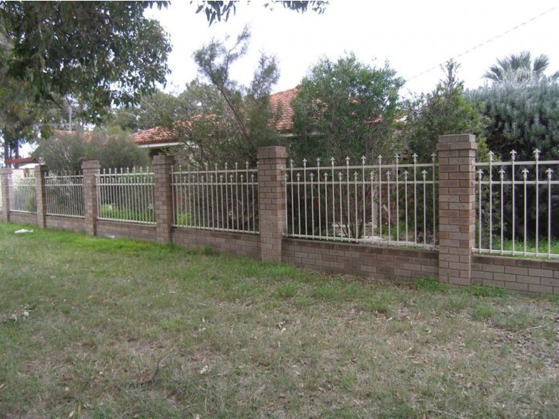 45 Eighth Road, Armadale WA 6112