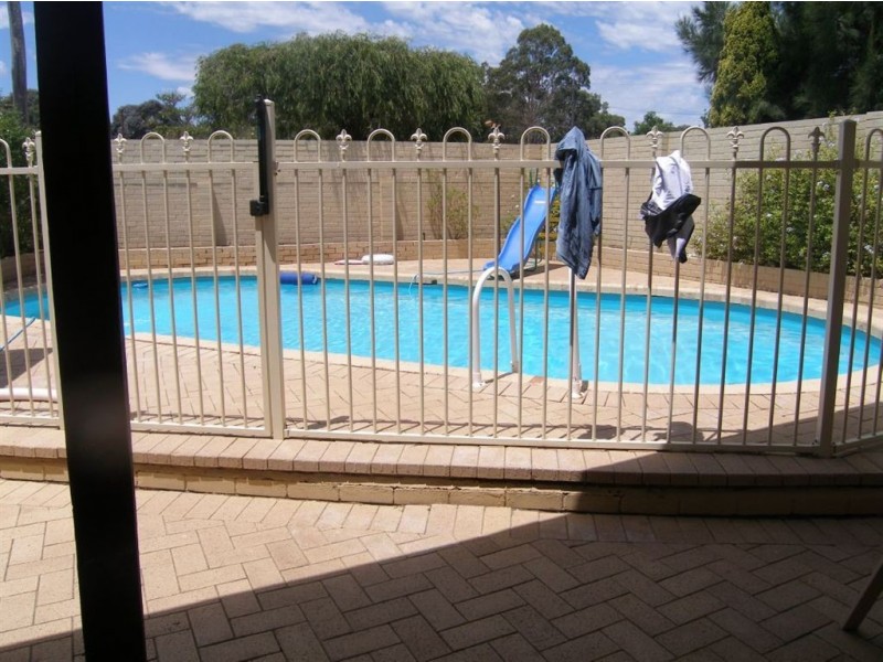 37 Galliers Ave, Armadale WA 6112