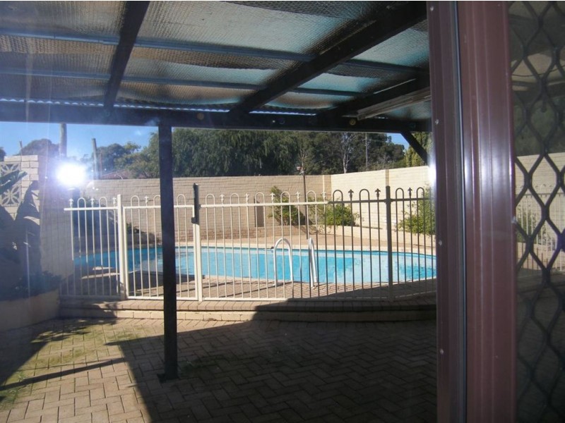37 Galliers Ave, Armadale WA 6112