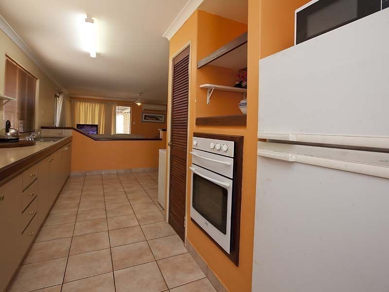 5 Lorrikeet Grove, Brookdale WA 6112