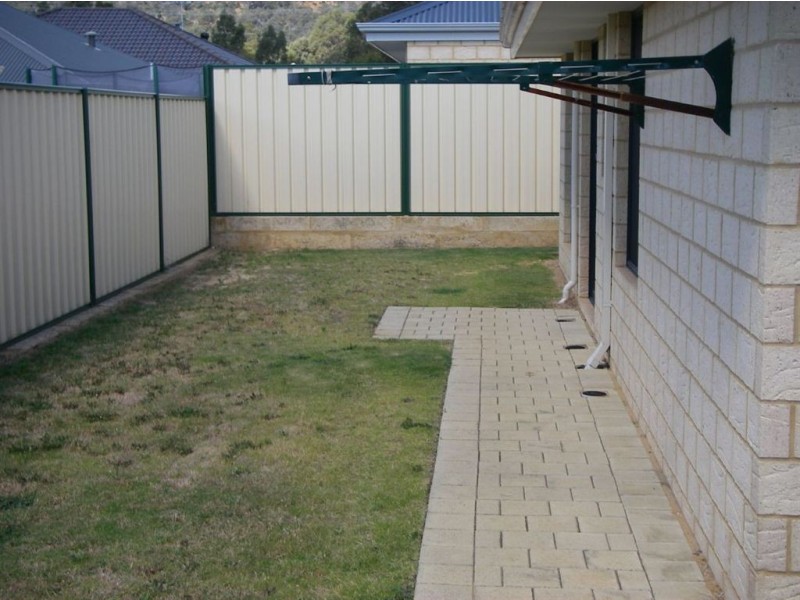 32 Pira Loop, Byford WA 6122