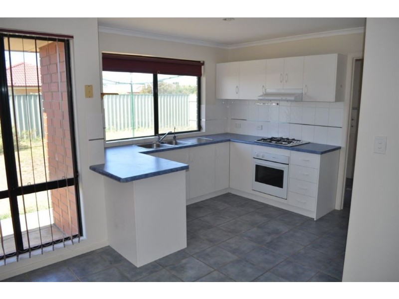 8 Dolphin Blvd, Aldinga Beach SA 5173