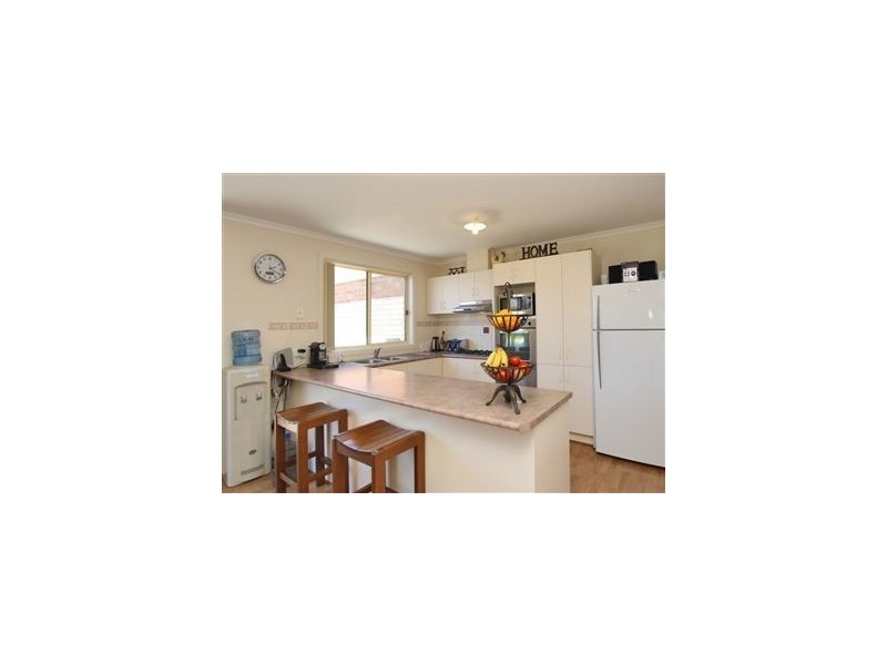 16 Barracoota Crescent, Aldinga Beach SA 5173