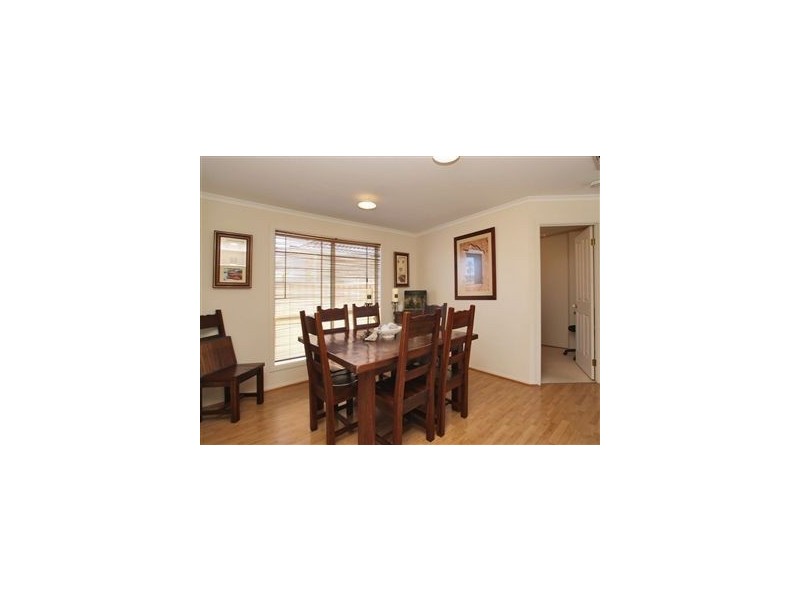 16 Barracoota Crescent, Aldinga Beach SA 5173