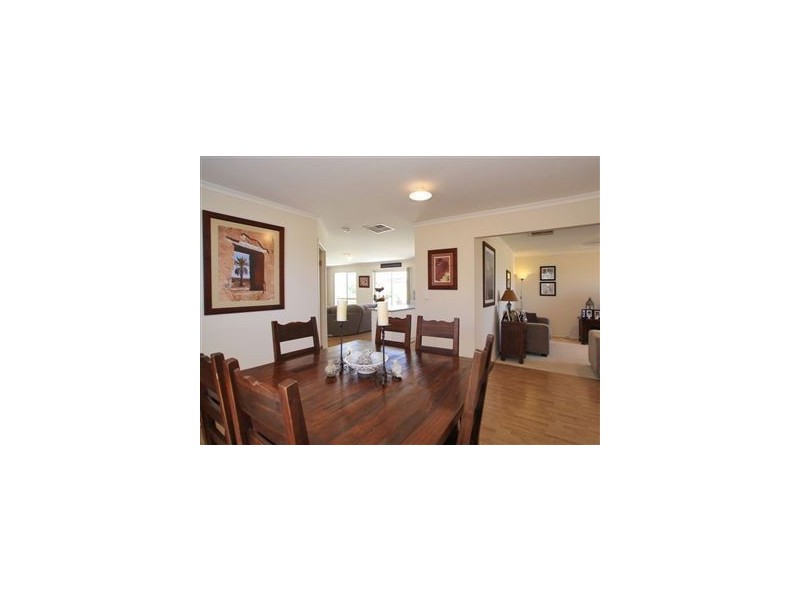 16 Barracoota Crescent, Aldinga Beach SA 5173