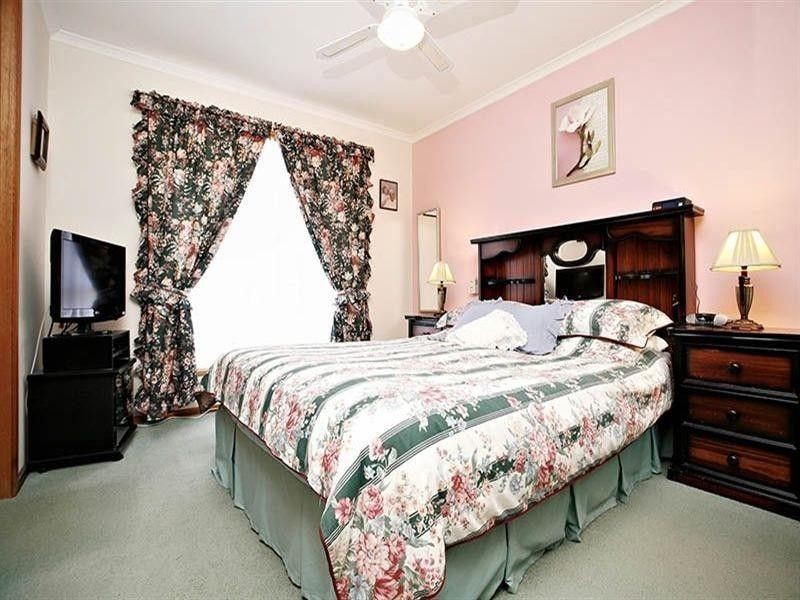 40 Bordeaux Drive, Woodcroft SA 5162