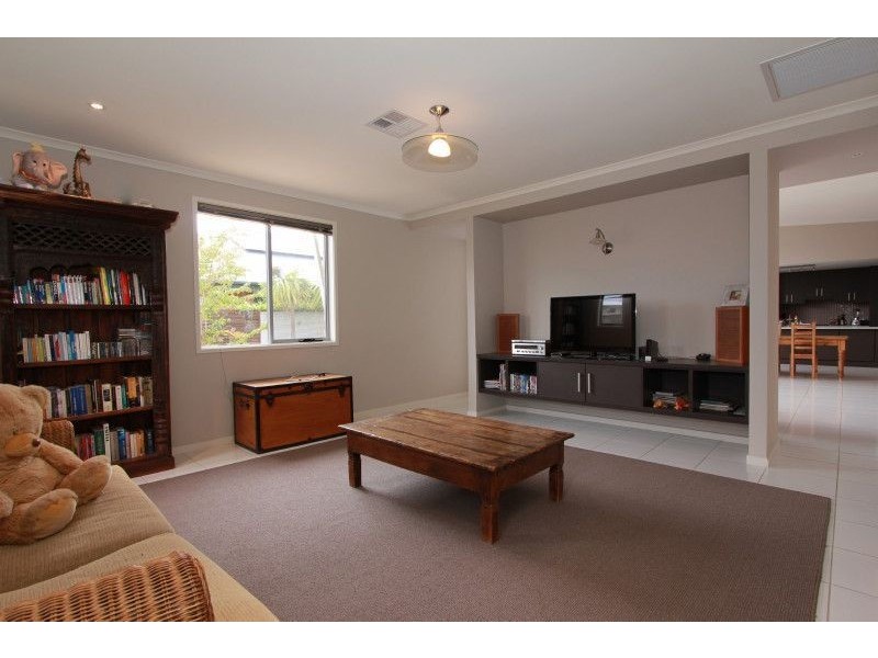 3 Nicholl Avenue, Aldinga Beach SA 5173