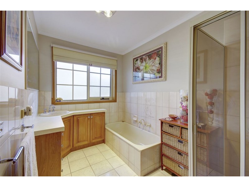64 Bellnore Drive, Norlane VIC 3214