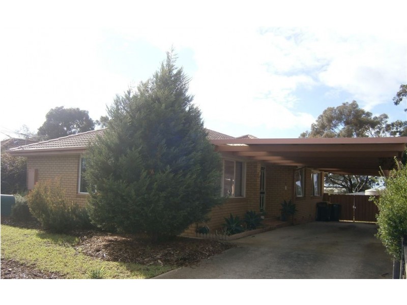 70 Nanworen Crescent, Bell Park VIC 3215