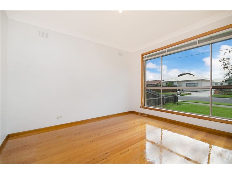 30 Maple Crescent, Bell Park VIC 3215