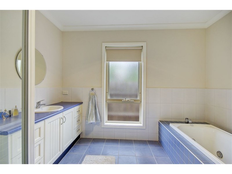 11 Corinella Street, Bell Post Hill VIC 3215