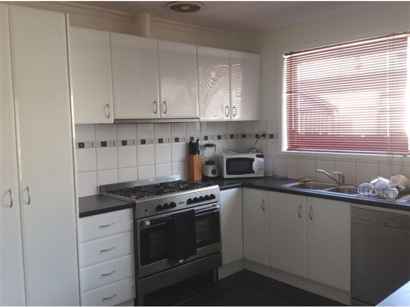 31 Deakin Street, Bell Park VIC 3215