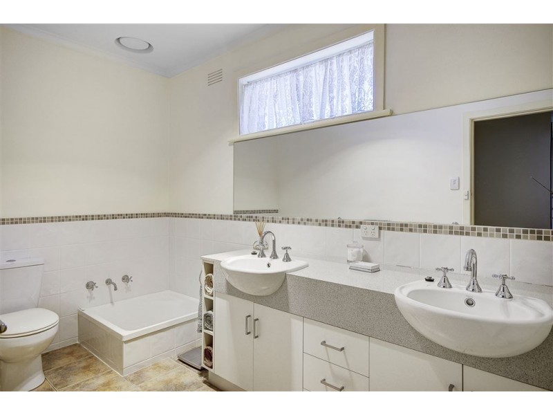 138 Rollins Road, Bell Post Hill VIC 3215