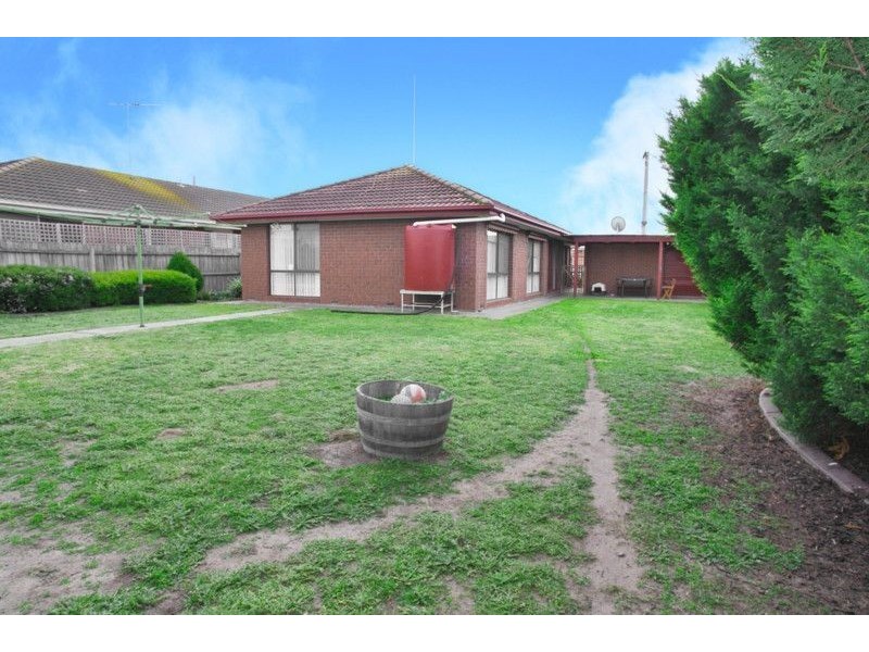 6 Nanworen Crescent, Bell Park VIC 3215