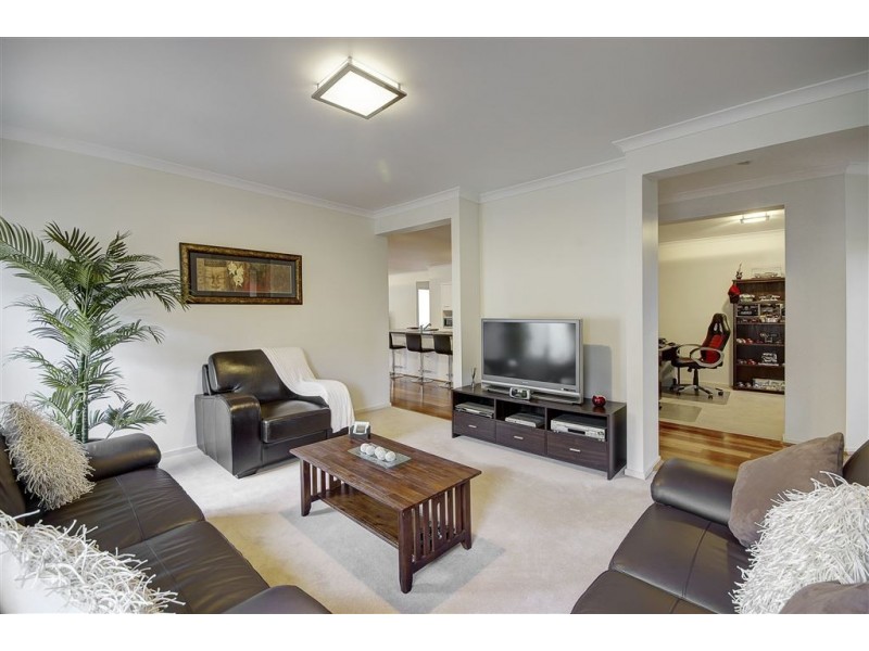 6 Hipwell Court, Lovely Banks VIC 3221