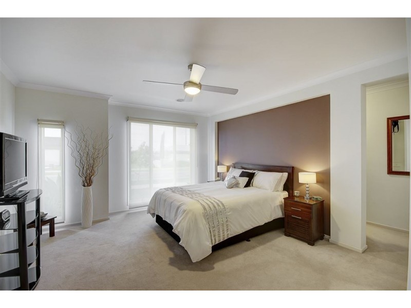 6 Hipwell Court, Lovely Banks VIC 3221