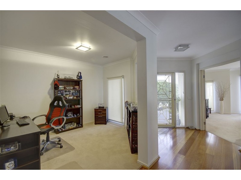 6 Hipwell Court, Lovely Banks VIC 3221