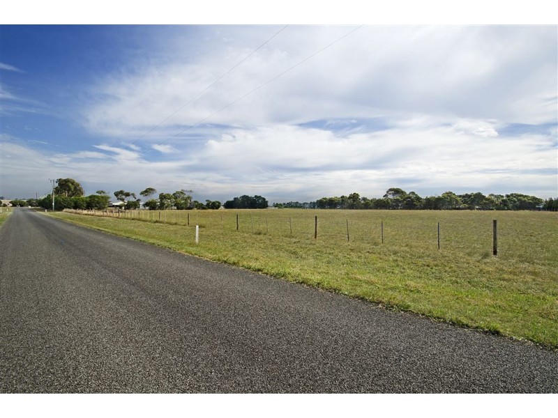 140 Valleyside Drive, Lovely Banks VIC 3221