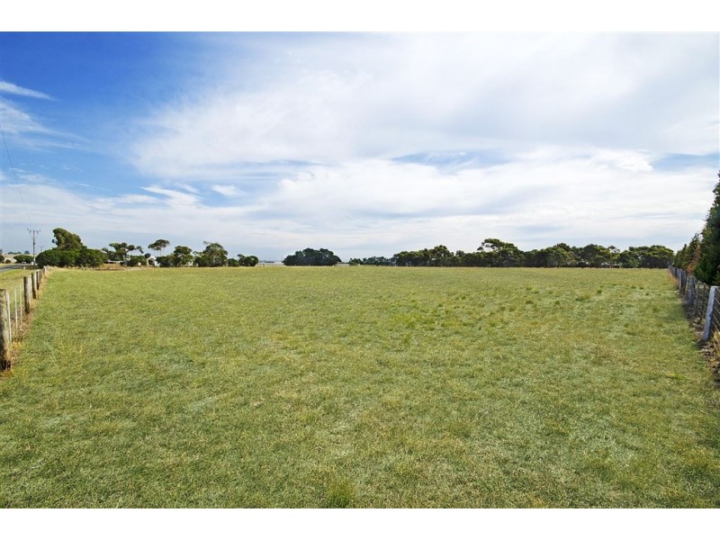 140 Valleyside Drive, Lovely Banks VIC 3221