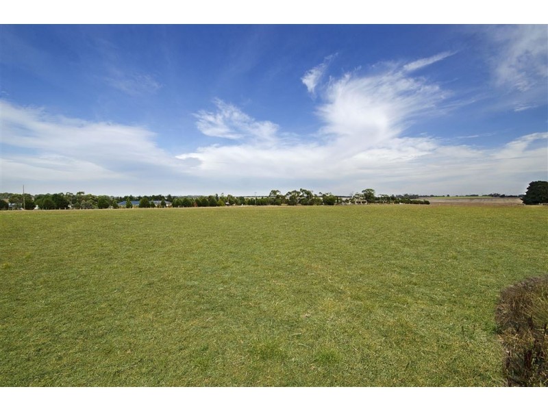 140 Valleyside Drive, Lovely Banks VIC 3221