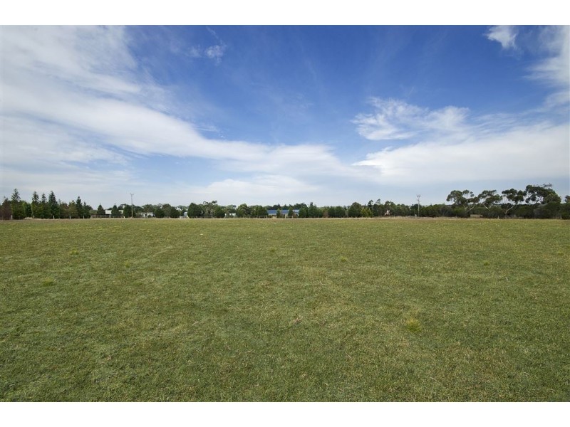 140 Valleyside Drive, Lovely Banks VIC 3221