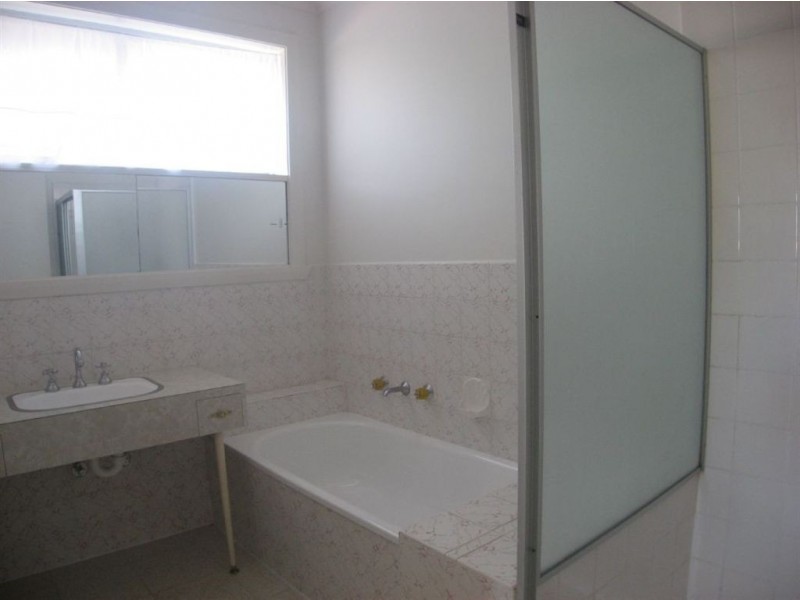 7 Downie Crescent, Hamlyn Heights VIC 3215