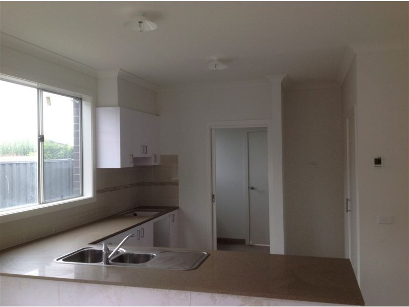 2/105 Goldsworthy Road, Corio VIC 3214