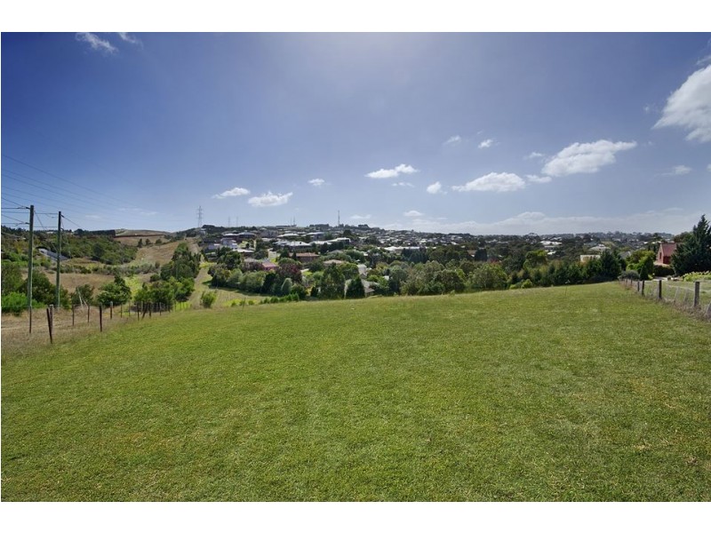 6 Greenway Court, Wandana Heights VIC 3216