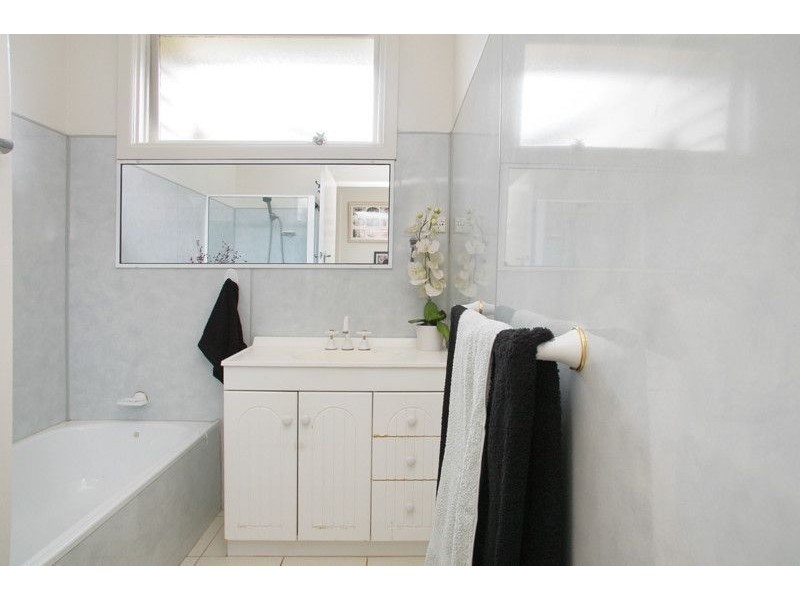 65 Calvert Street, Hamlyn Heights VIC 3215