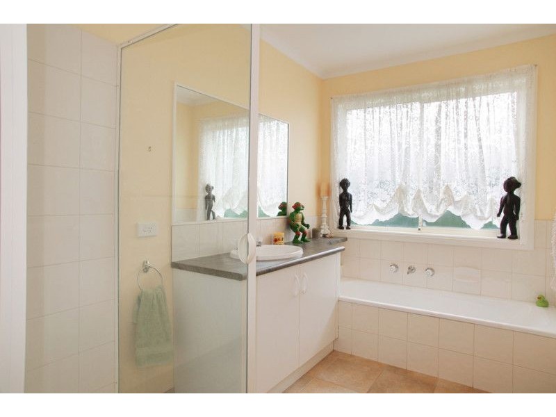 23 Adriatic Court, Norlane VIC 3214