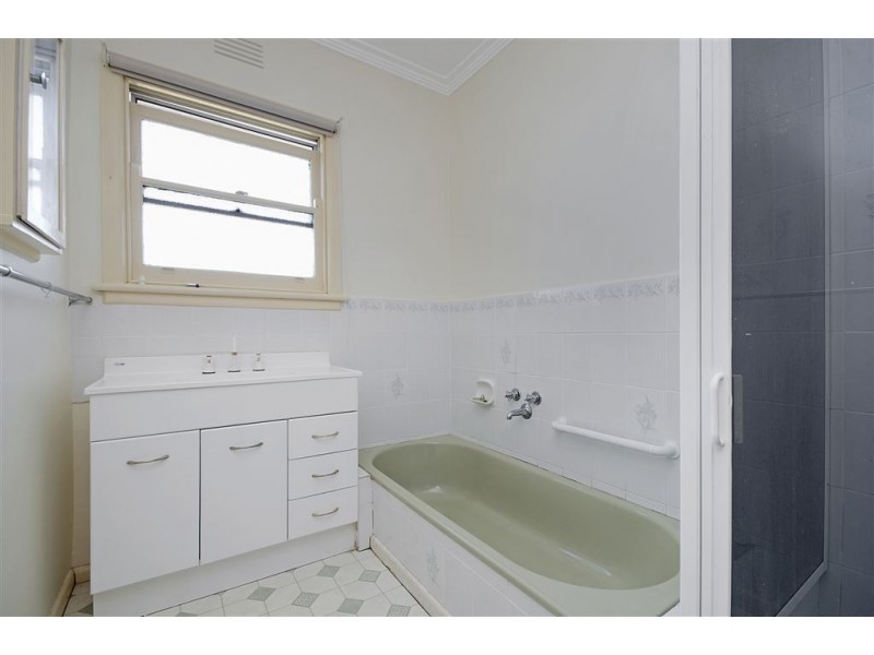 9 Reserve Road, Norlane VIC 3214