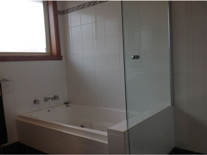 2 Waterford Ave, Norlane West, Norlane VIC 3214