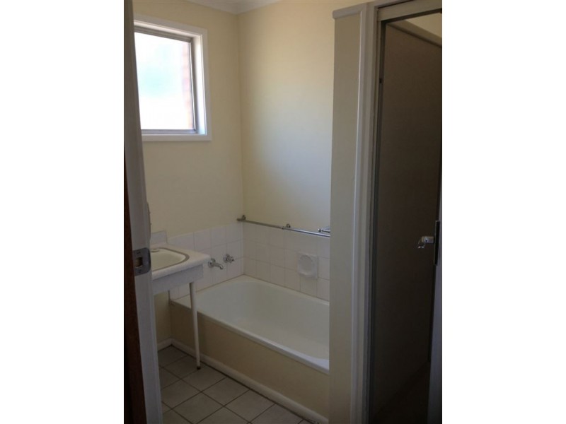 1/28 Barrabool Road, Highton VIC 3216