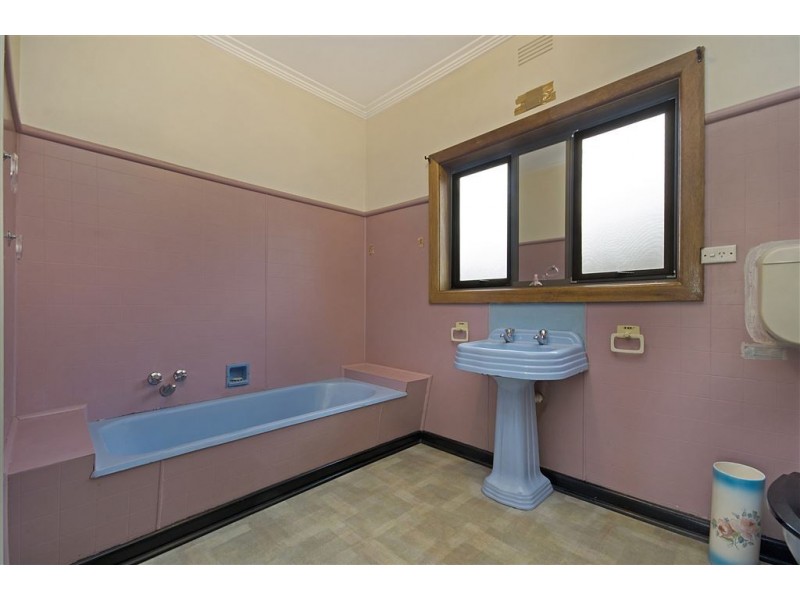 100 Ballarat Road, Hamlyn Heights VIC 3215